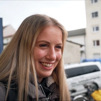 Selina Maria Arendt, 5. Semester Realschullehramt in Englisch mit Psychologie an der Uni Bamberg. | Bild: BR / Jasper Brüggemann, Julia Müller Selina Maria Arendt, 5. Semester Realschullehramt in Englisch mit Psychologie an der Uni Bamberg. | Bild: BR / Jasper Brüggemann, Julia Müller