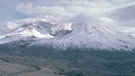 Die Nordseite des Vulkans Mount St. Helens 1984, hier war 1980 einer der größten Vulkanausbrüche aller Zeiten. Vulkenausbrüche haben weite Landstriche verwüstet, viele Menschenleben gefordert, manche sogar das Klima verändert. Welche Vulkane haben während der vergangenen 200 Jahre für Furore gesorgt?  | Bild: USGS/Lyn Topinka/NASA