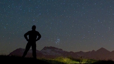 Der Sternenhimmel im Sommer | Bild: picture-alliance/dpa
